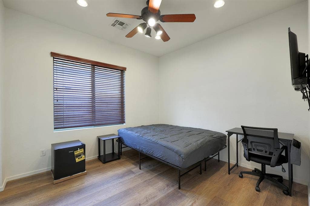 8 BR in Phoenix