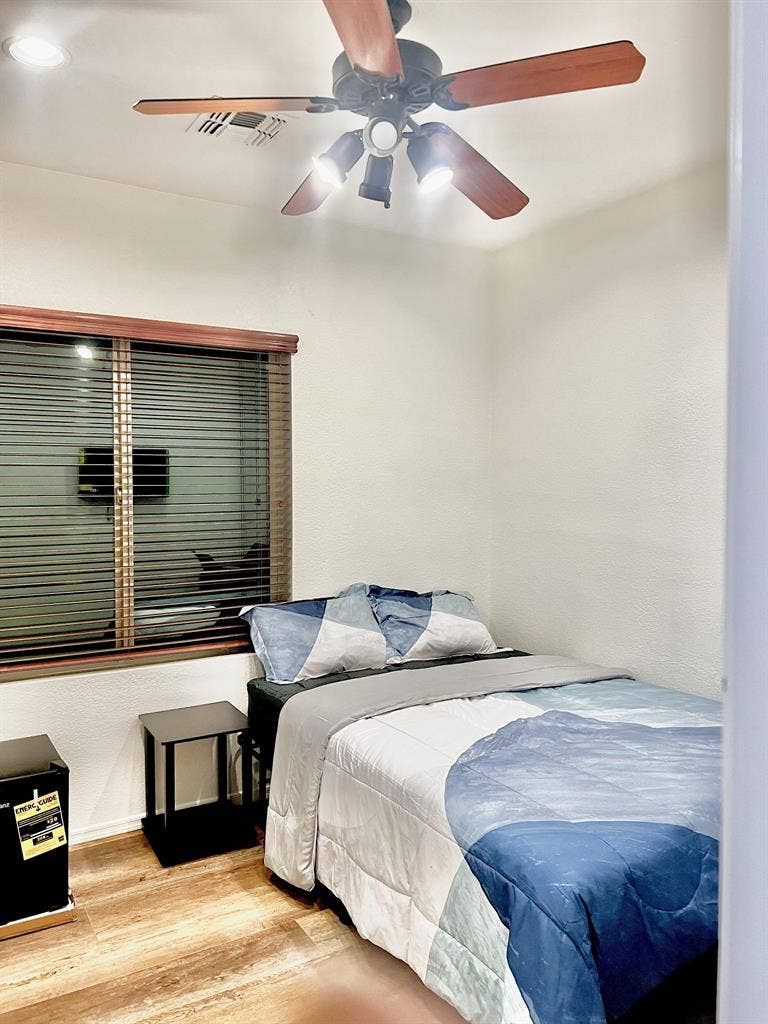 8 BR in Phoenix