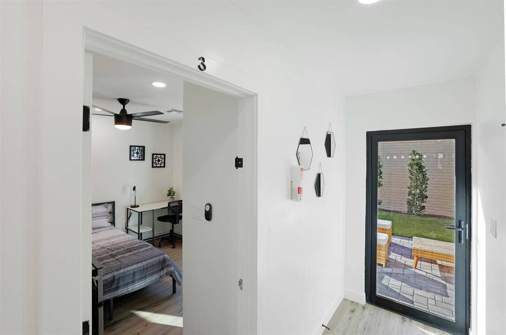 8 BR in Phoenix