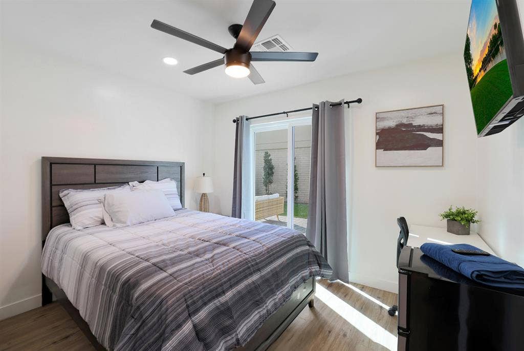 8 BR in Phoenix