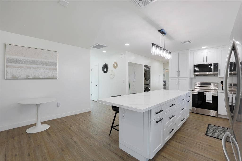 8 BR in Phoenix