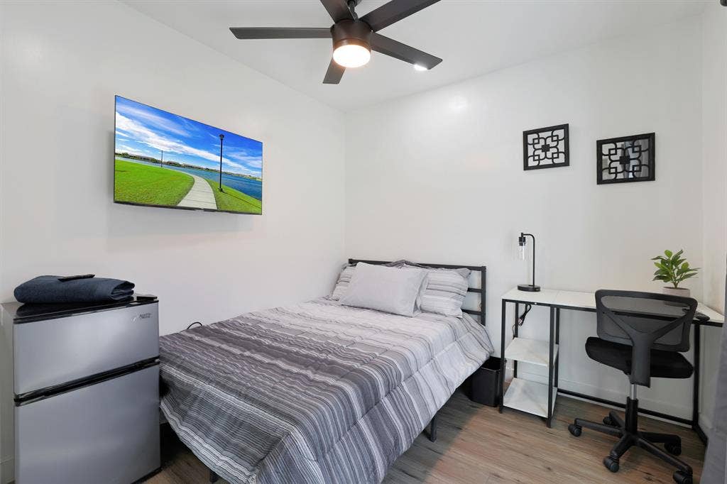 8 BR in Phoenix