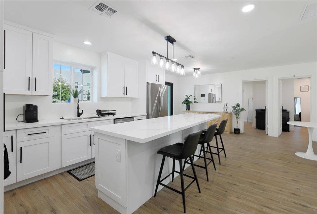 8 BR in Phoenix