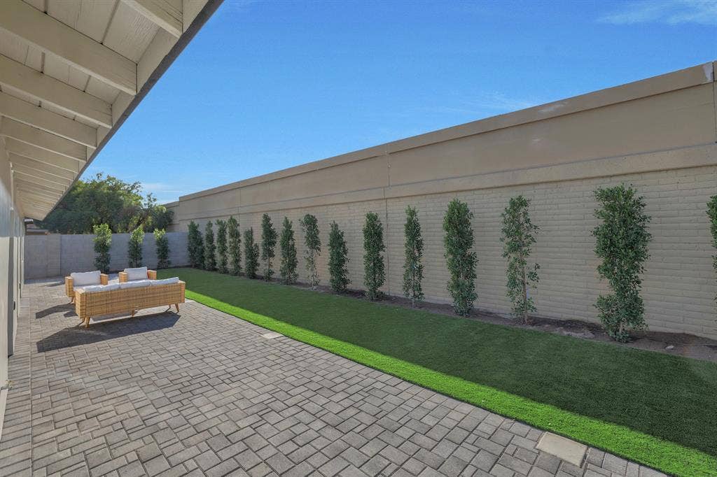 8 BR in Phoenix