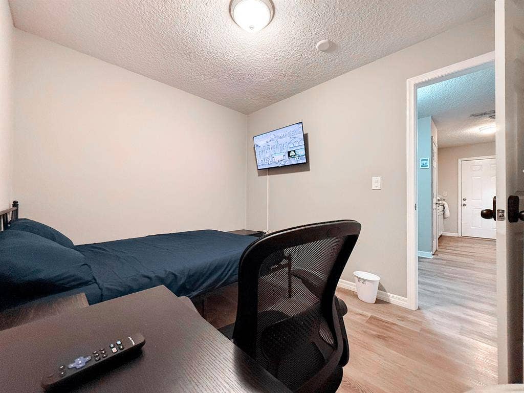 6 BR in Jacksonville
