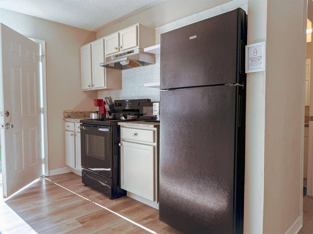6 BR in Jacksonville