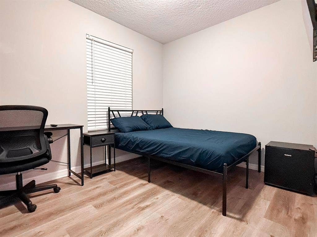 6 BR in Jacksonville