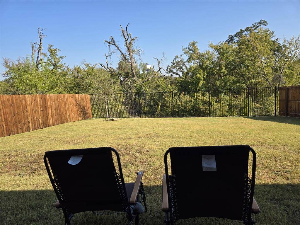 1 BR in Cross Roads