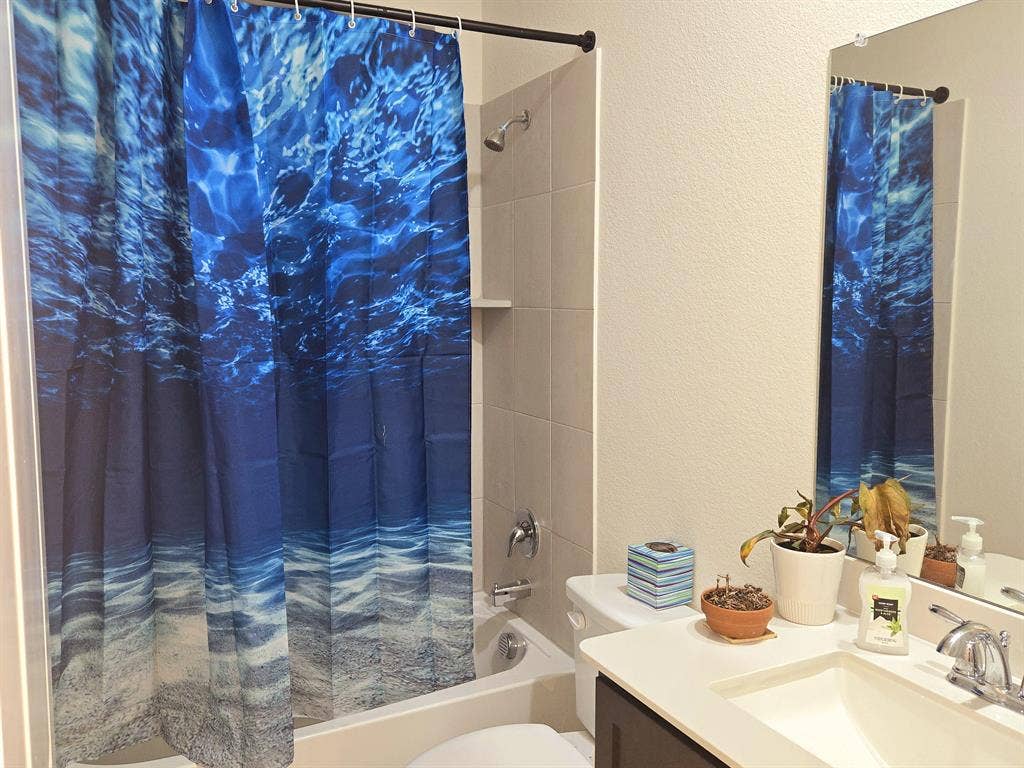 1 BR in Cross Roads
