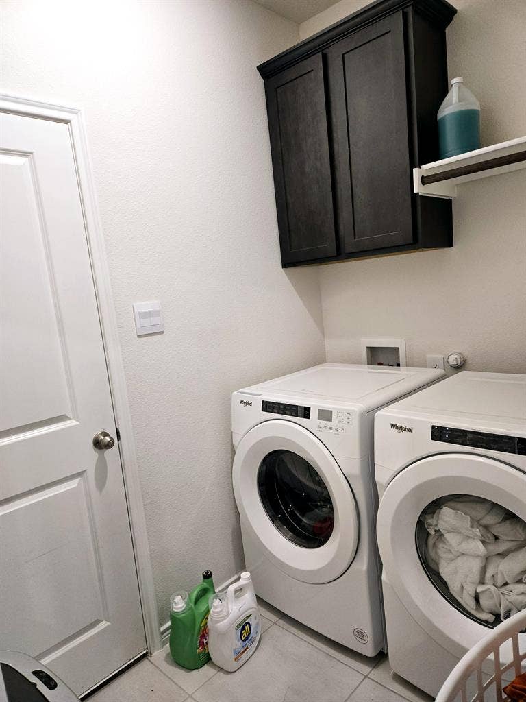 1 BR in Cross Roads
