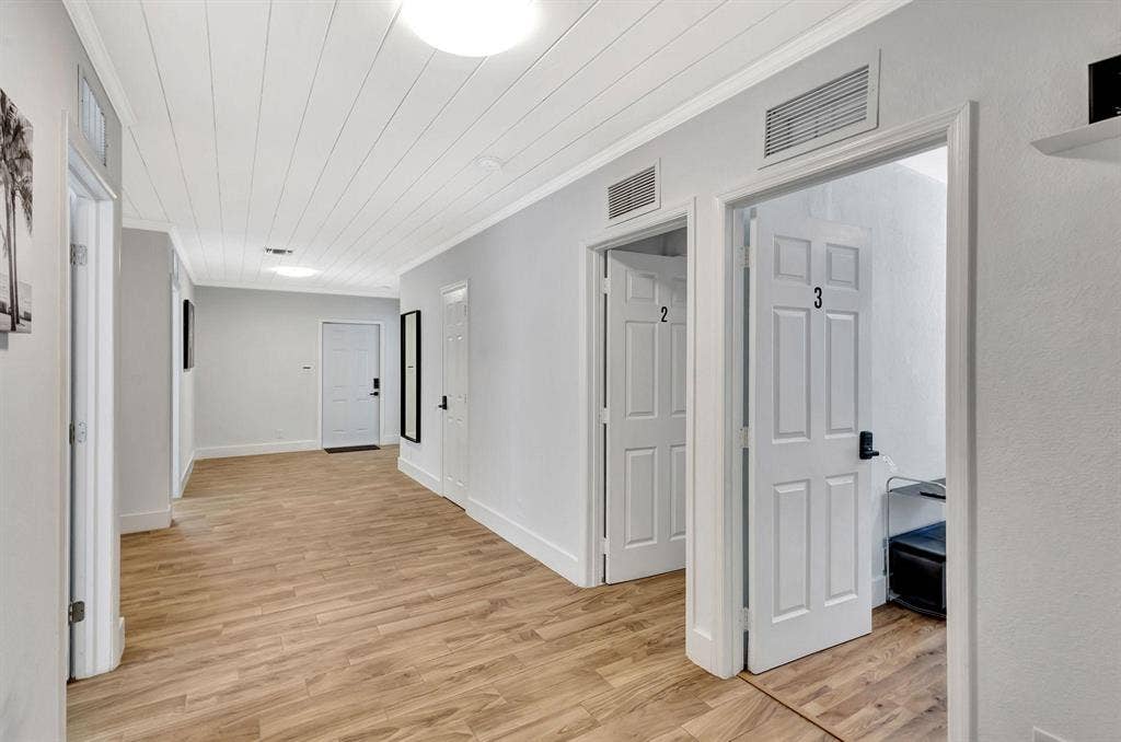 8 BR in Riviera Beach