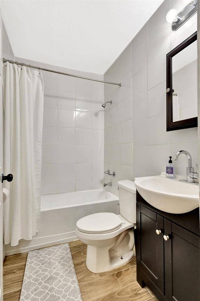 8 BR in Riviera Beach