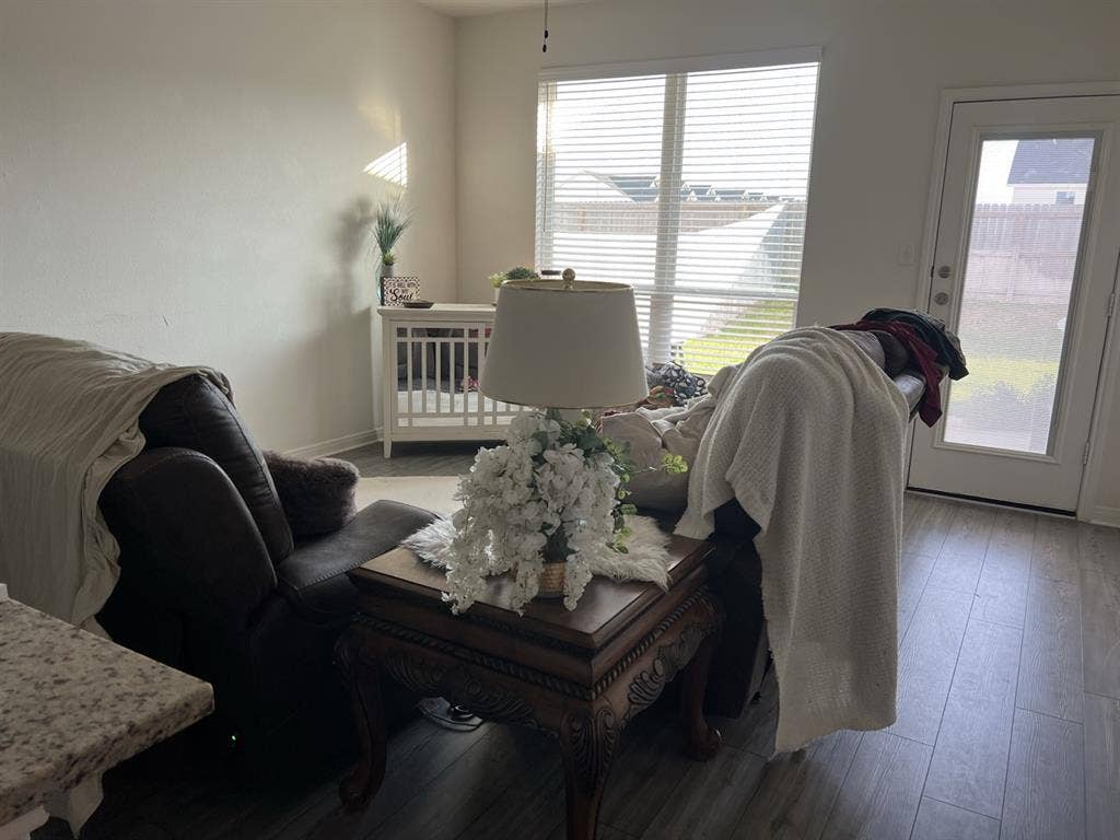 ISO 2 Female Roommates $650/mo