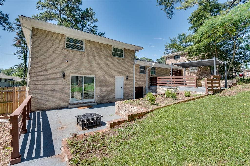 6 BR in Decatur