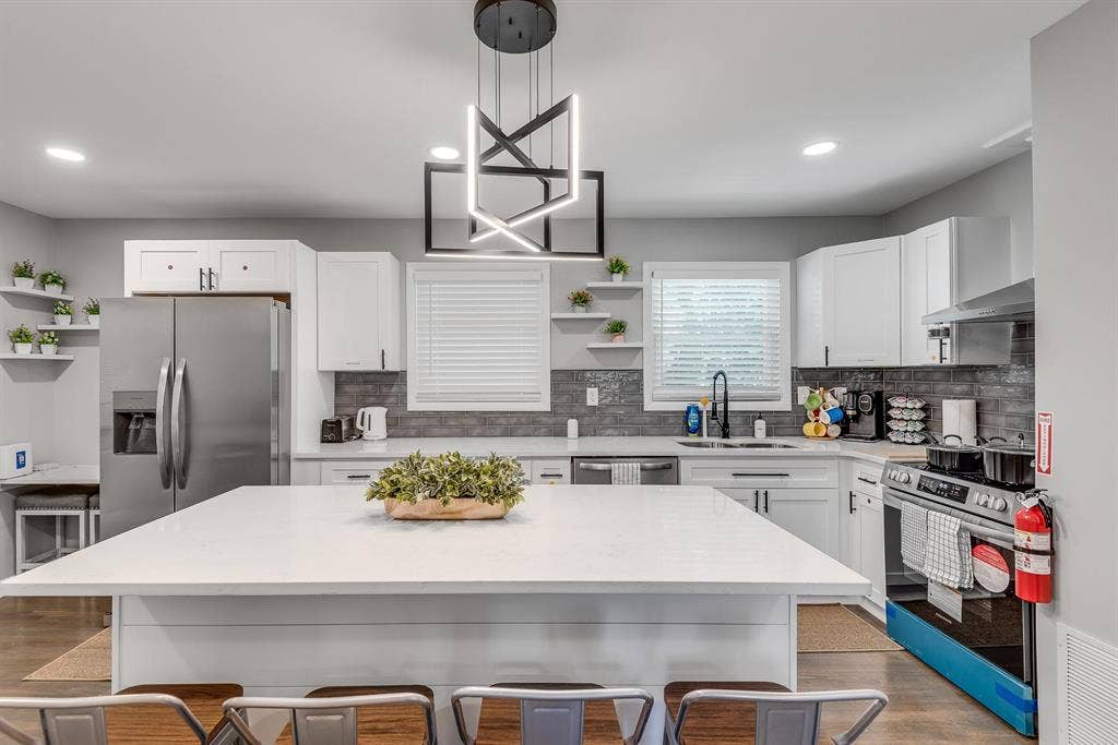 6 BR in Decatur