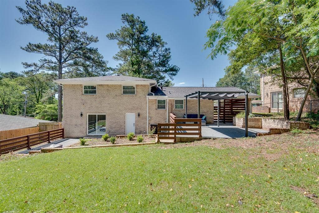 6 BR in Decatur