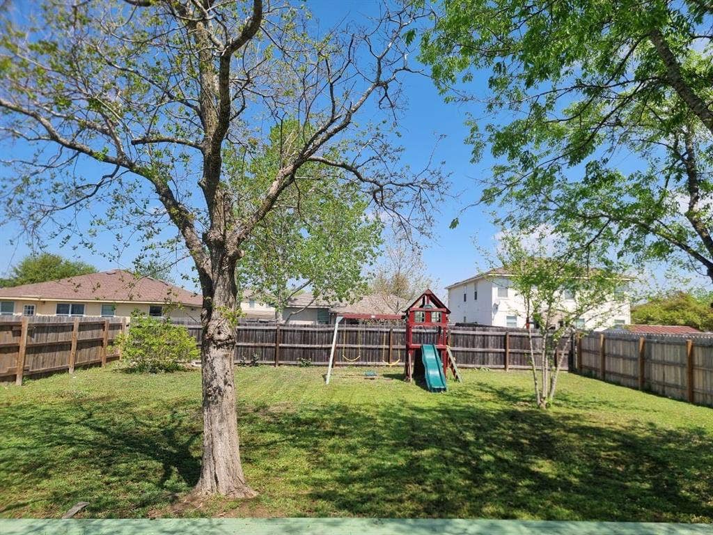 5 BR in Hutto