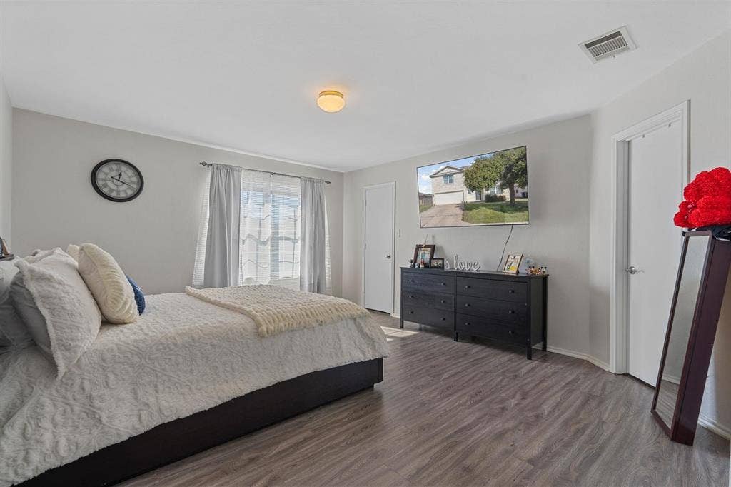 5 BR in Hutto