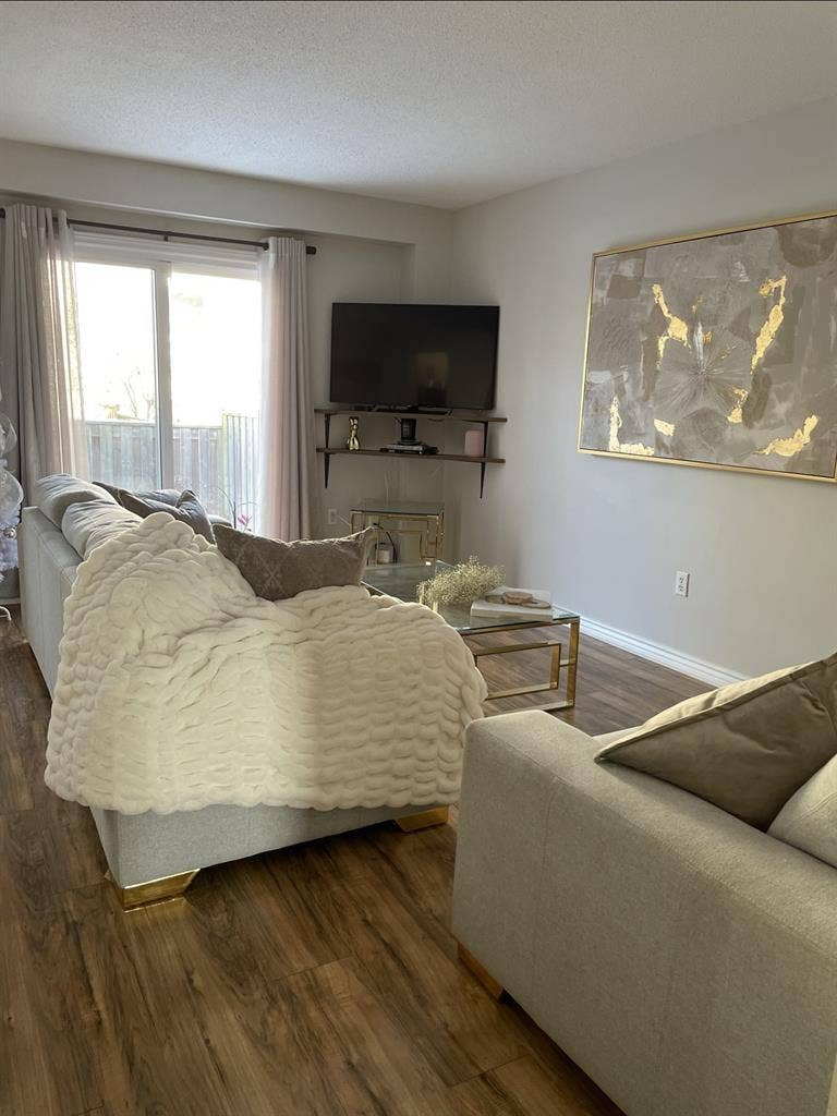 1 bedroom in a 3 bed 2 1/2 bath