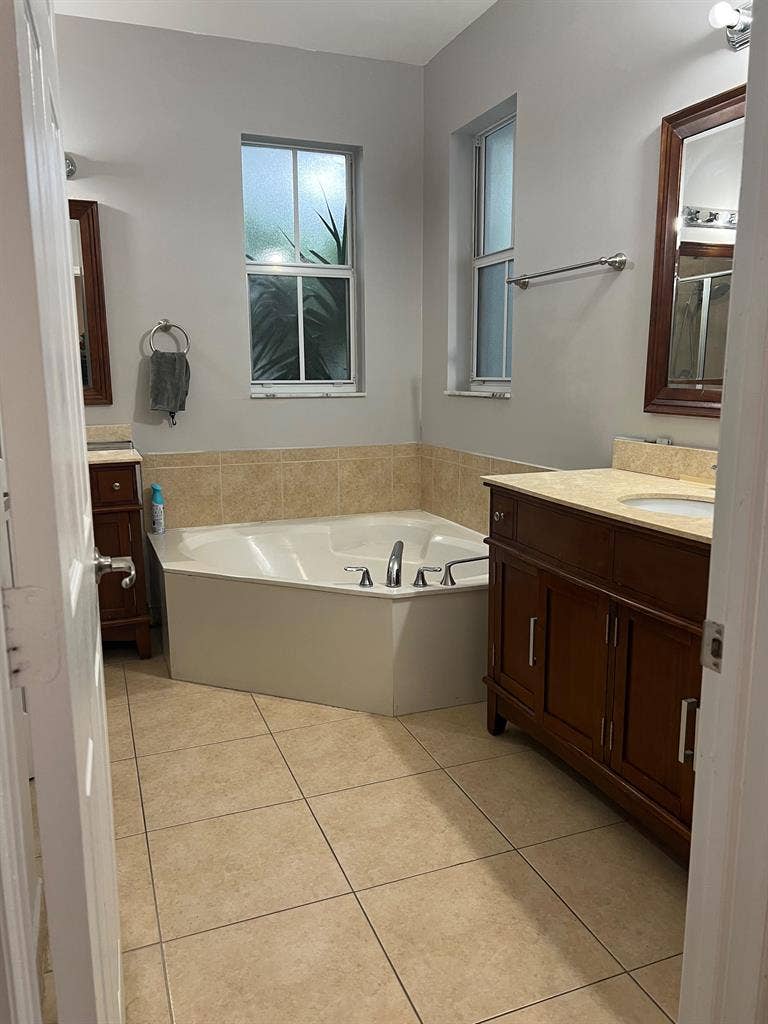 1 BR in Doral
