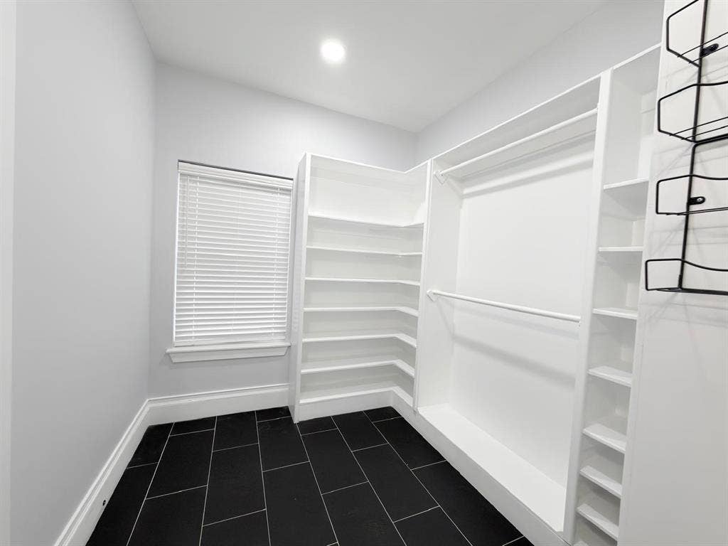6 BR in Indianapolis