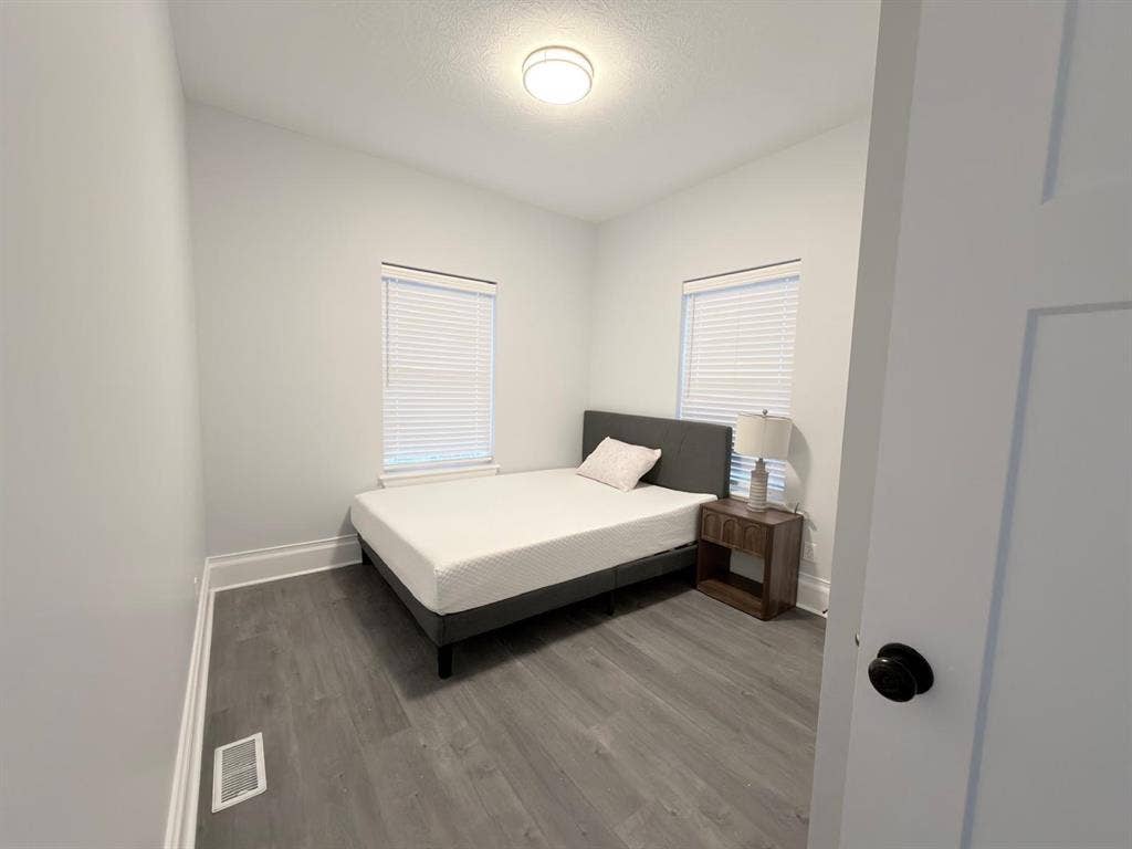 6 BR in Indianapolis