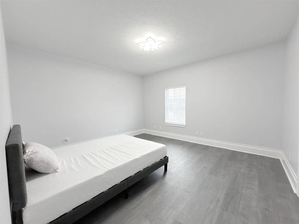6 BR in Indianapolis