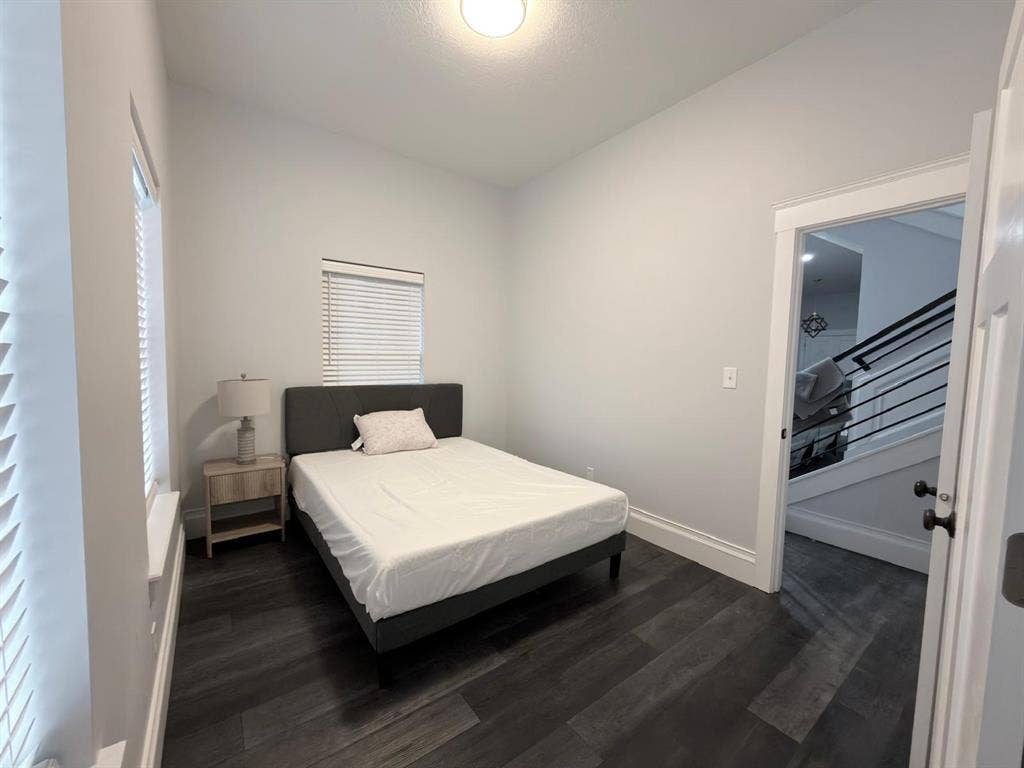 6 BR in Indianapolis