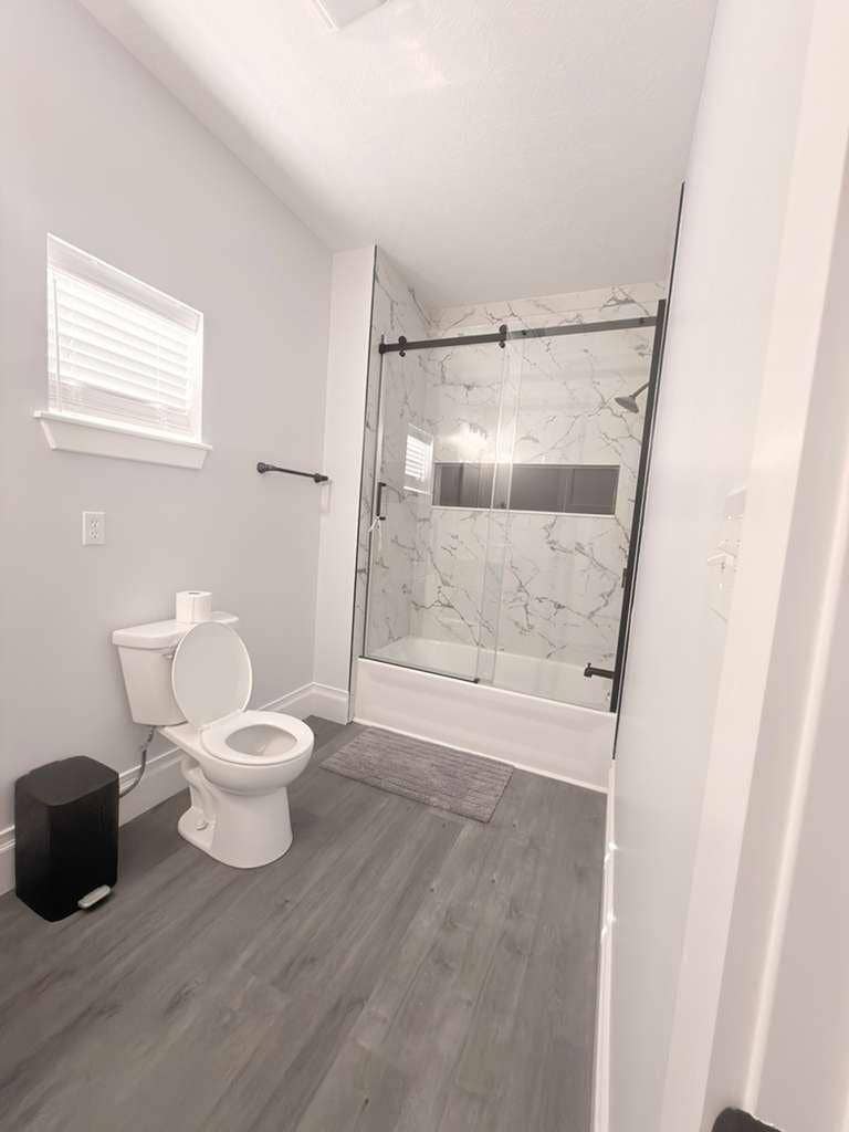 6 BR in Indianapolis