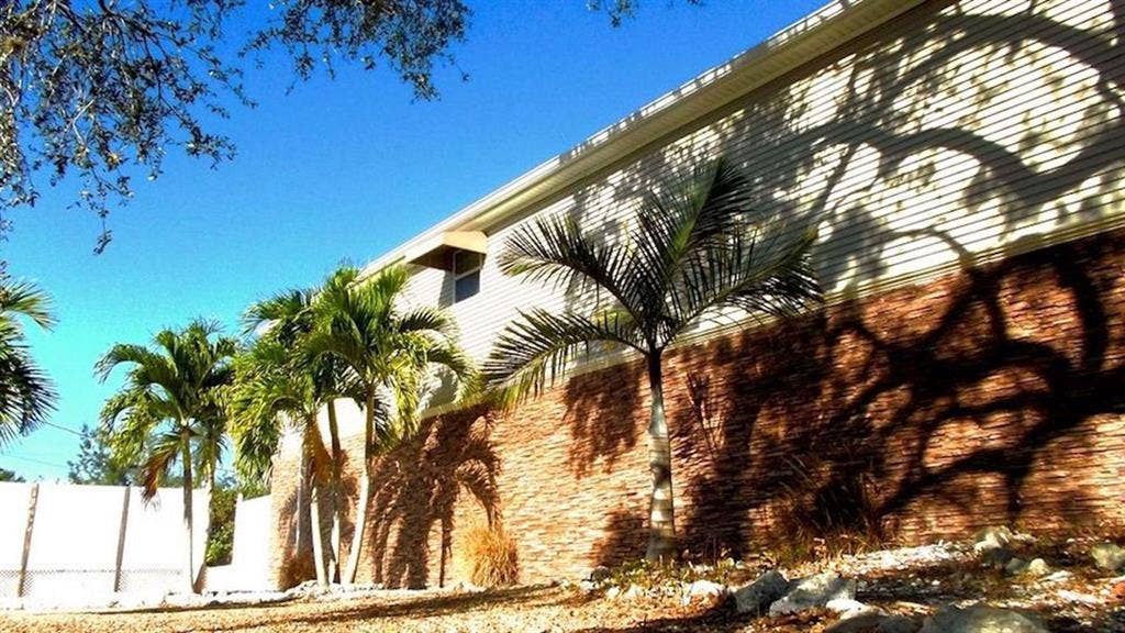 5 BR in Sarasota