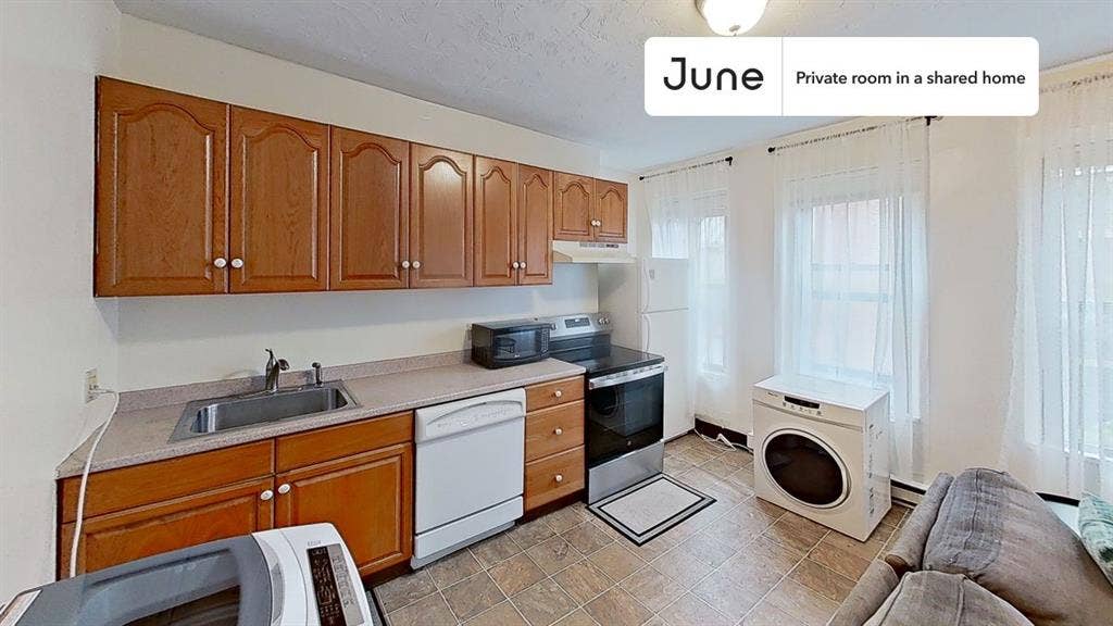 3 BR in Boston
