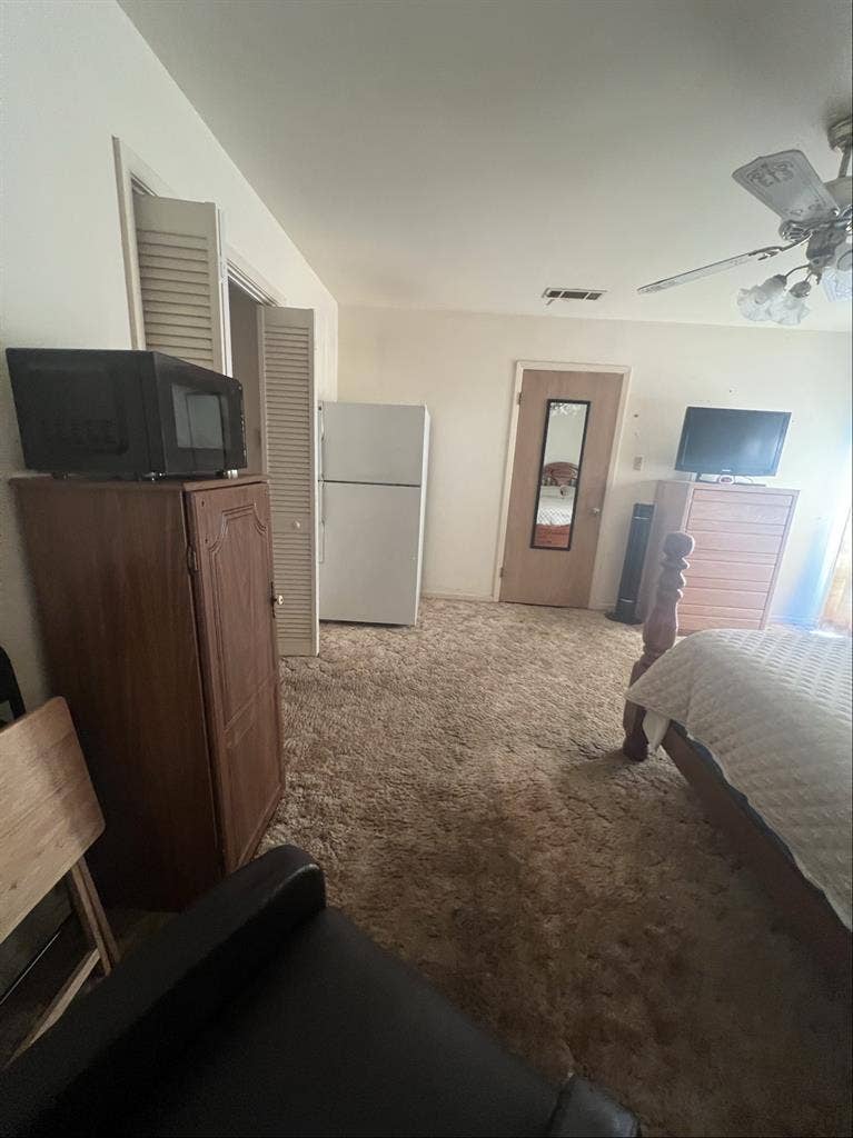 Private lockable bedroom $800
/Month