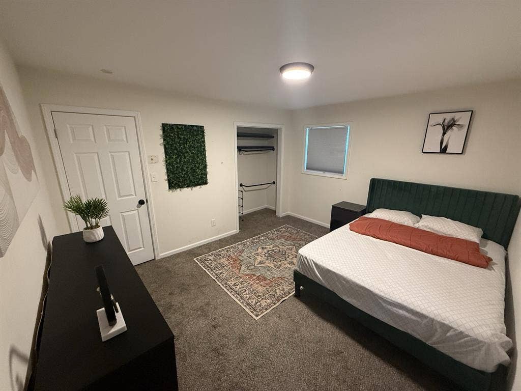 Private Master Bedroom for rent.
