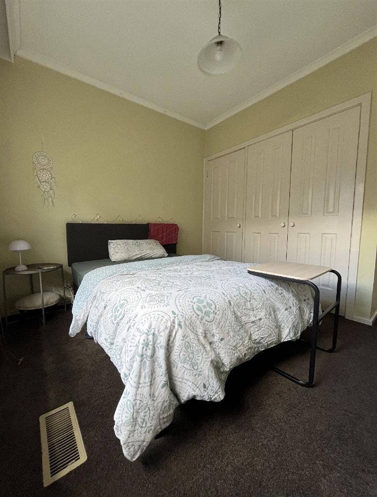 1 Room in Burwood East