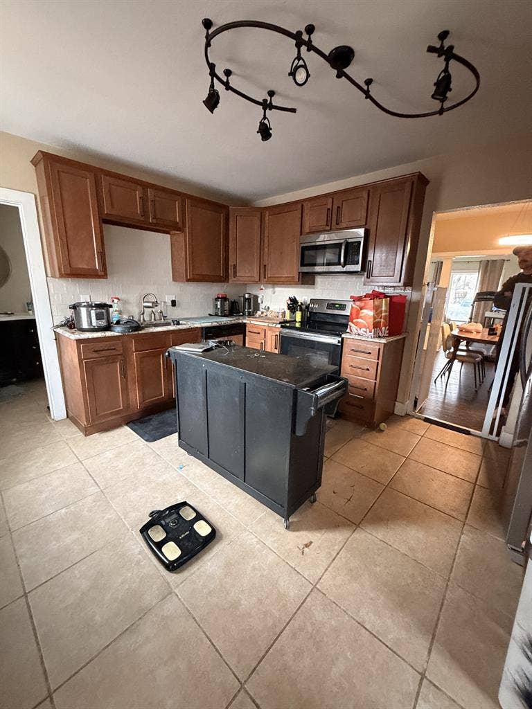 Room for rent in Historic OCC