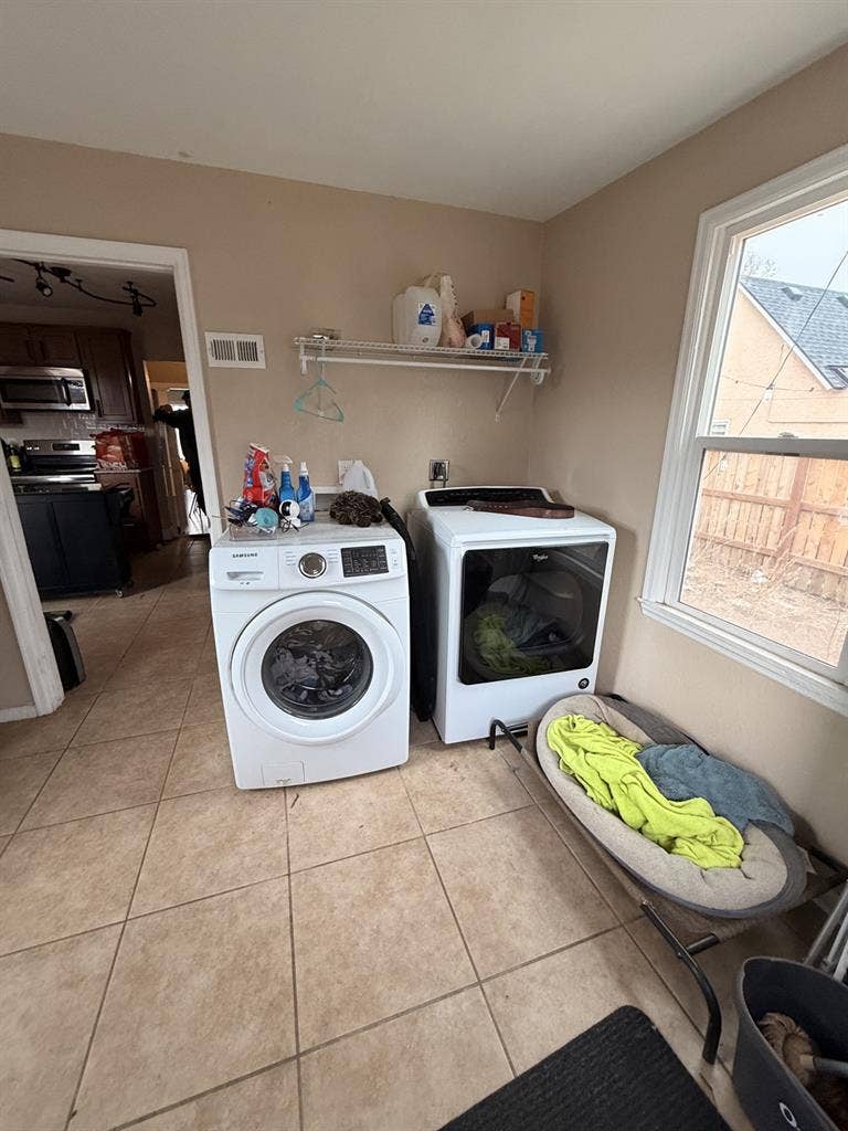 Room for rent in Historic OCC