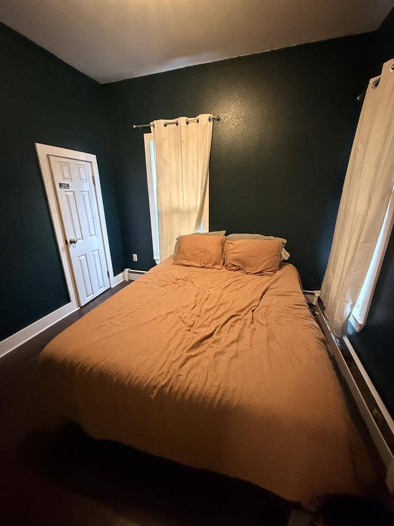 Room for rent in Historic OCC