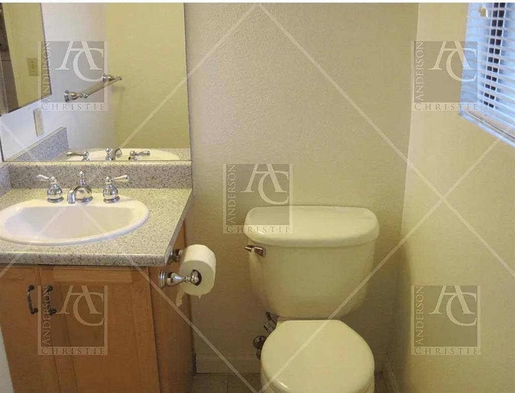 Looking for 1 Male Roommate