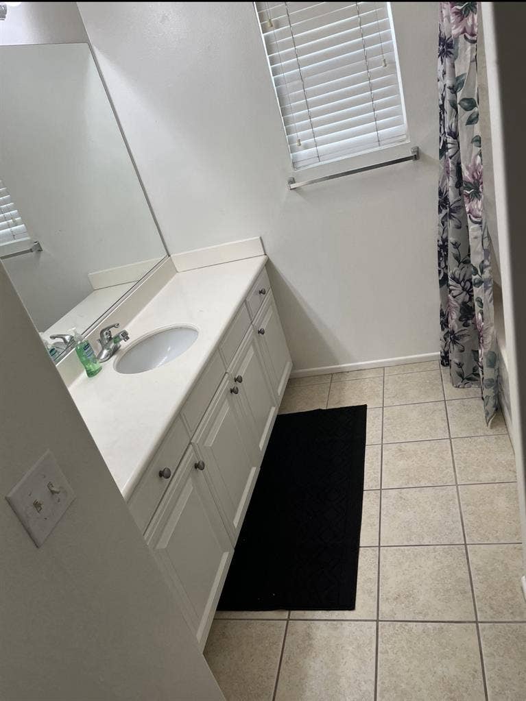 1bed/bath $1300 or 2bed/1bath $1900
