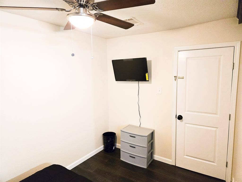 6 BR in Pasadena