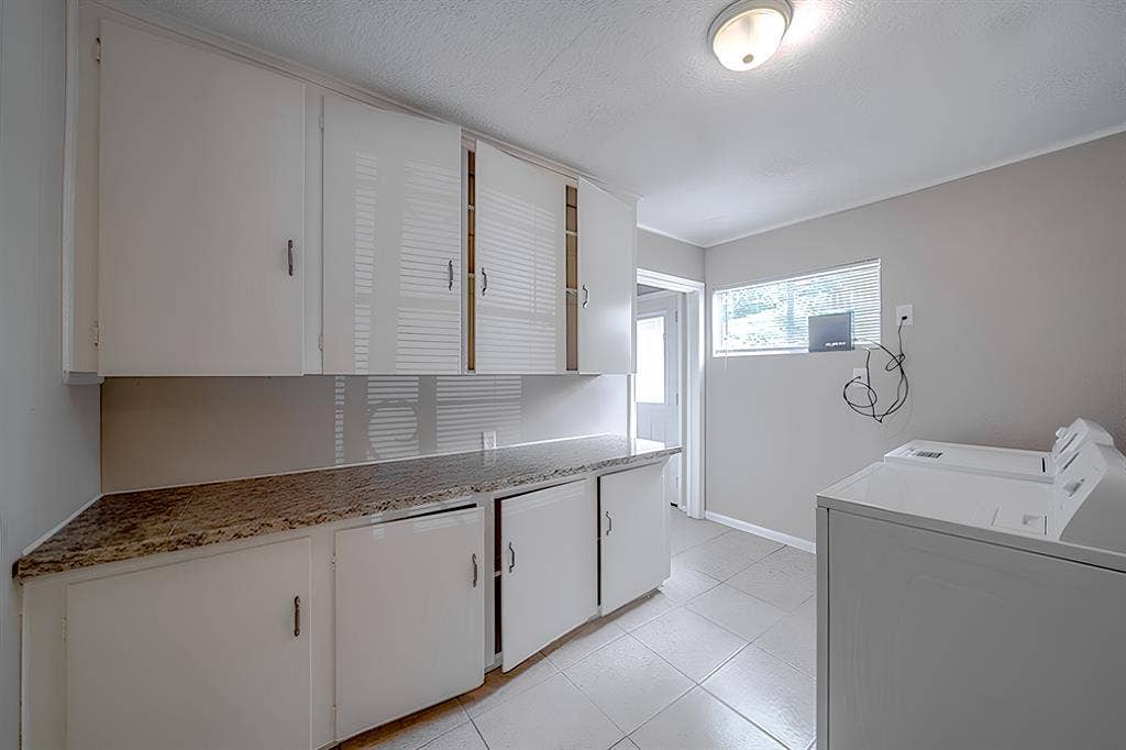 6 BR in Pasadena