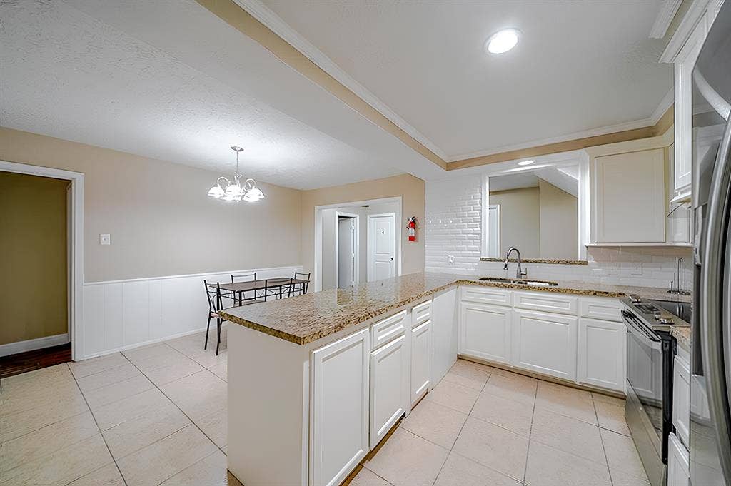 6 BR in Pasadena
