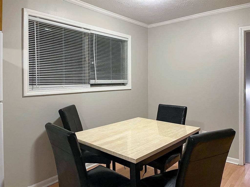 2 BR in College Park