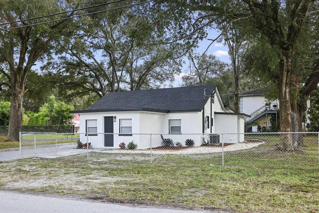 6 BR in Tampa