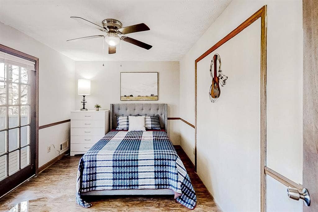 5 BR in Stone Mountain