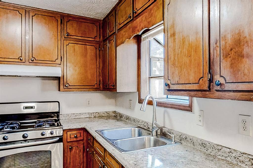 5 BR in Stone Mountain
