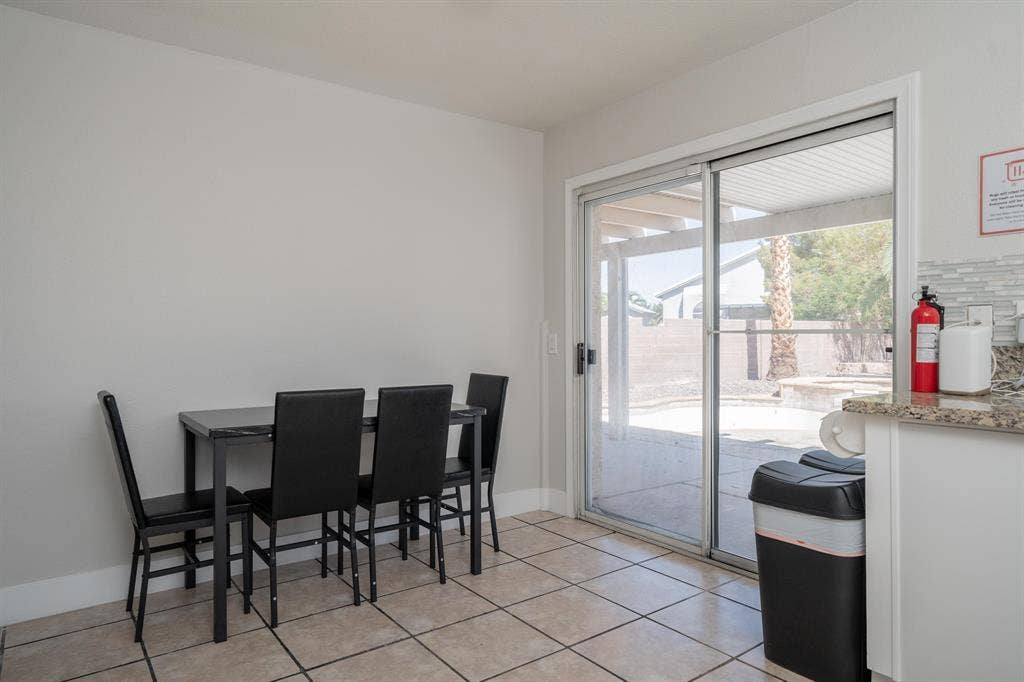 6 BR in Las Vegas