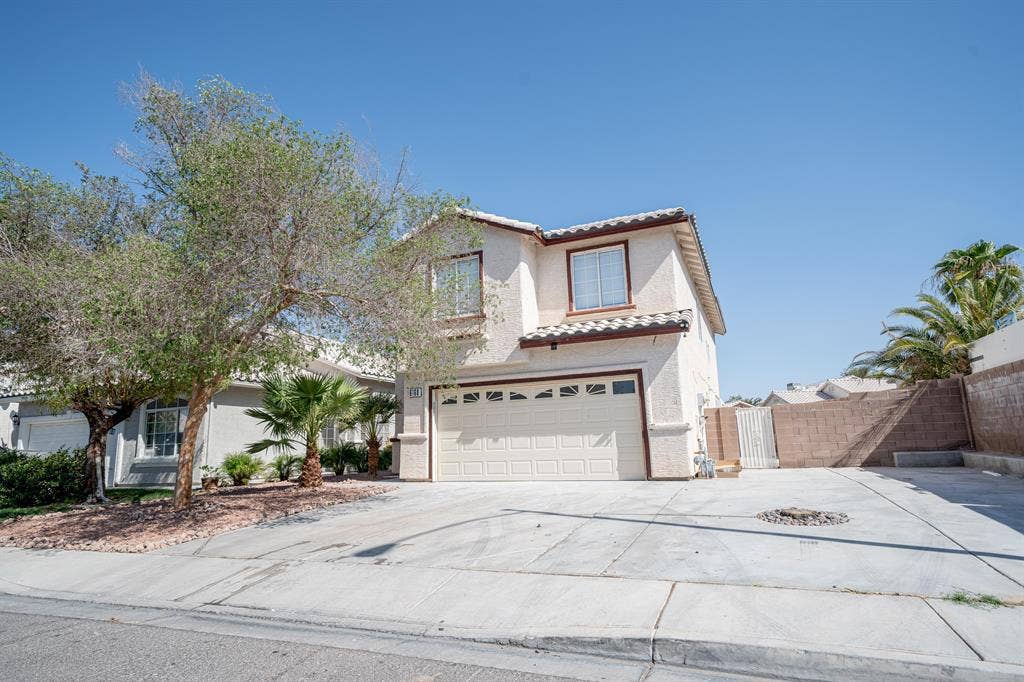 6 BR in Las Vegas