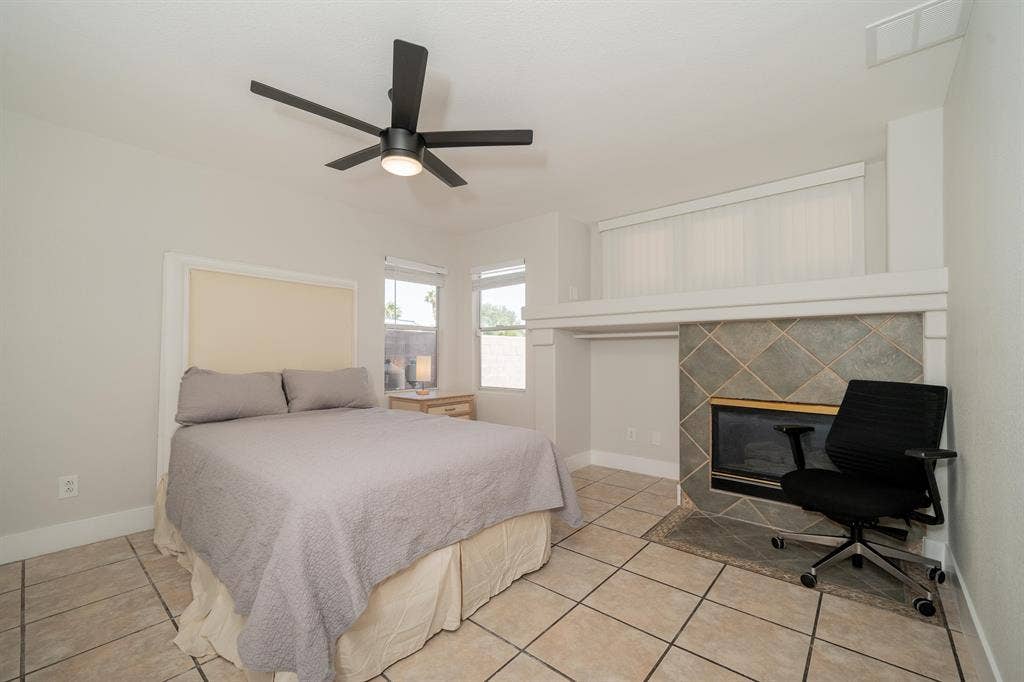 6 BR in Las Vegas