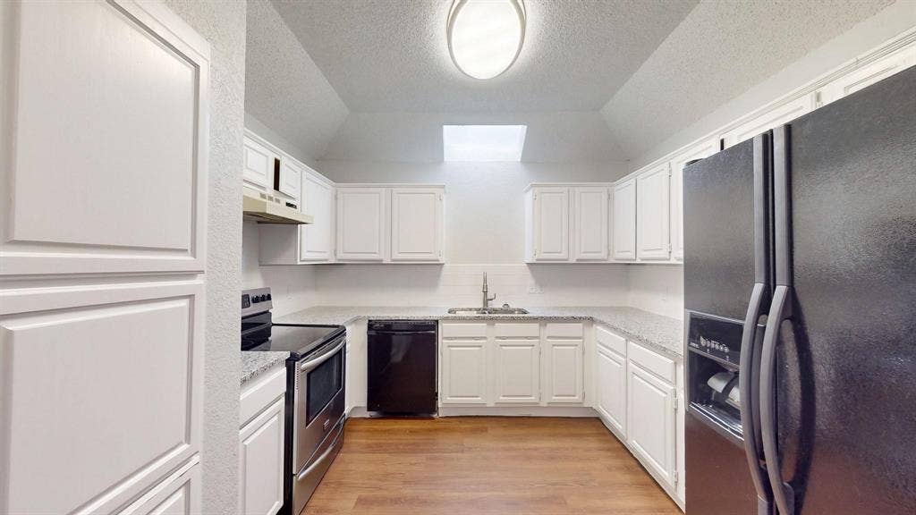 6 BR in Keller